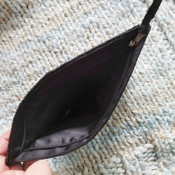 Geometric Sequin Wristlet/Clutch - Picture 4 of 8